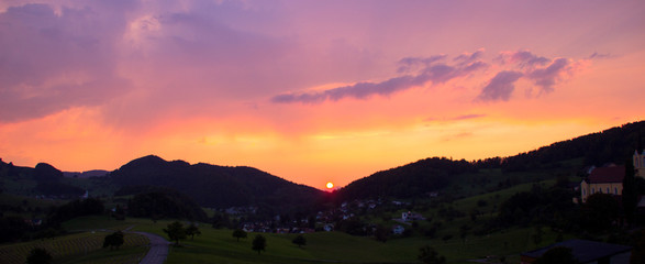 Fototapeta na wymiar Tawdry sunset