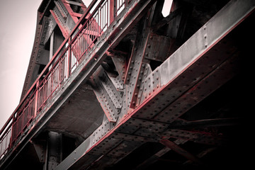 Bridge in red