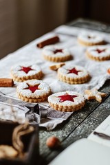 linzer cookies