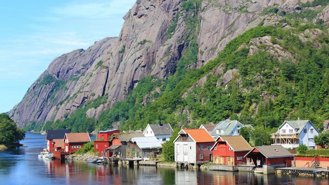 village in norwegian fjord ana sira