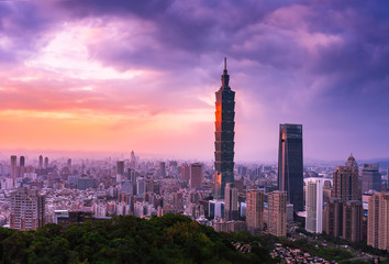 Fototapeta na wymiar Taipei, Taiwan city skyline at twilight View from Elephant Viewpoint.