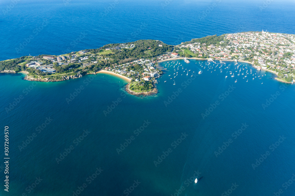 Sticker Aerial view of Vacluse suburb of Sydney with residential houses, beaches and bay