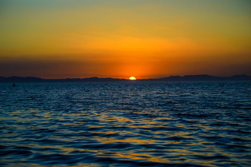 Atardecer en el mar de Cortés