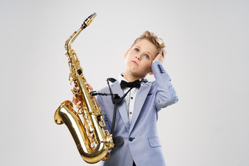 Fototapeta premium man playing the saxophone