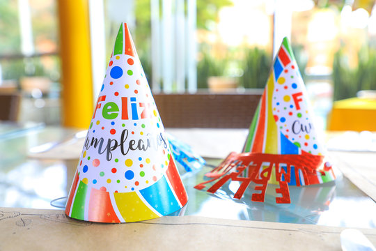 Gorritos de celebraci&oacute;n