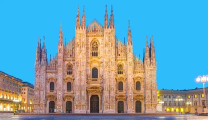 Zelfklevend Fotobehang Kathedraal van Milaan - (kathedraal van Milaan) en Piazza del Duomo in Milaan) © muratart