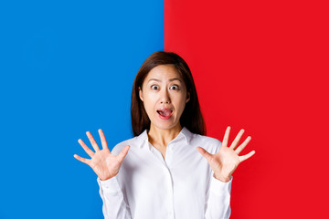 サプライズ・驚く女性