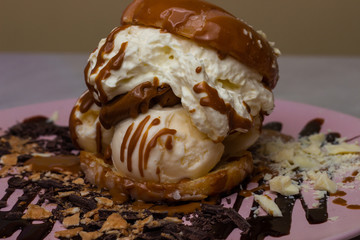 caramel dessert