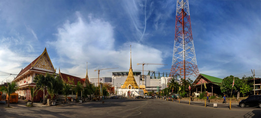 BANGKOK THAILAND - FEBUARY 11 - Golden padoda  Uthaitaram temple in sunny cloud sky , on Febuary 11 , 2016