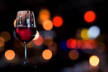 Foto op Plexiglas Cheers clinking of friends in party, a glass wine,  © SOMKID