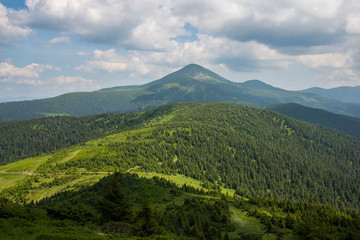 Obraz na płótnie Canvas View of Mount Hoverla