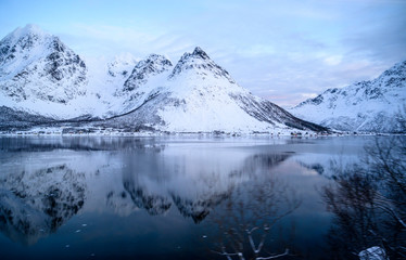 Fototapeta na wymiar Mountain reflection in Lofoten