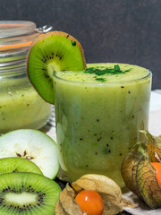 kiwi and apple smoothie