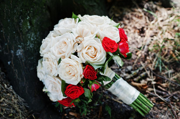 Obraz na płótnie Canvas Beautiful modern and elegance wedding bouquet.