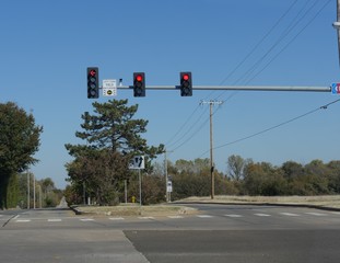 Traffic lights at an intersection in Arkansas.