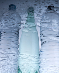 botellas de plástico de agua 