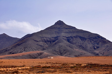 Fototapeta na wymiar Schwarzer Vulkan