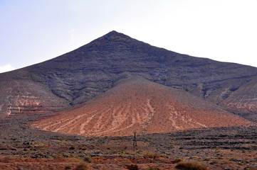 Schwarzer Vulkan