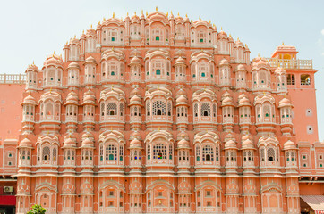 Hawa Mahal facade with plenty of windows (Jaipur, India) - 307369562