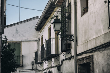 Fototapeta na wymiar beautiful and narrow streets of Granada