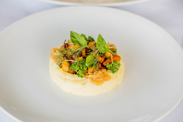 mashed potatoes with chanterelles