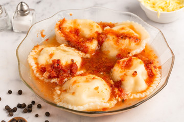 raviolones con salsa