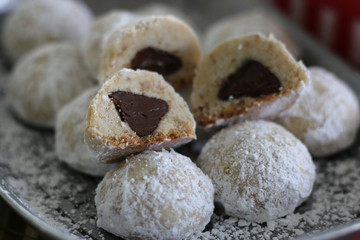 Fototapeta na wymiar Hershey's Kisses Snowball Cookies