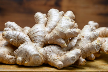 Fresh gember roots used for cooking and medicine