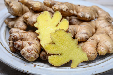Fresh gember roots used for cooking and medicine