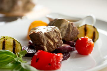 beef with vegetables and sauce