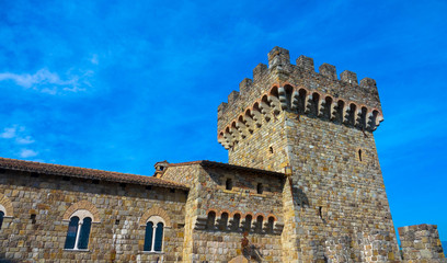 Mittelalterliches inspiriertes toskanisches Schloss und Weinkellerei in weltberühmtem Napa Valley,...