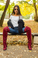 Obraz premium Fall portrait woman in the park
