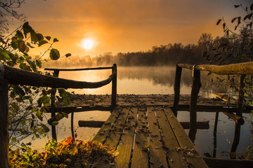See bei Rheinhausen in der Ortenau an einem Wintermorgen