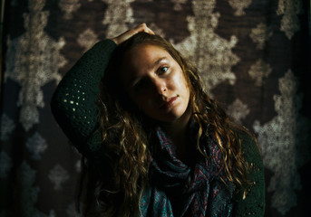Obraz premium Portrait of young woman indoors