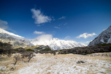 Obraz premium White Horse camping ground and caravan park located in Hooker Valley ,Mount Cook, New Zealand.