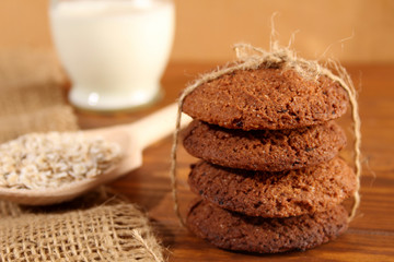 Oatmeal cookies with milk