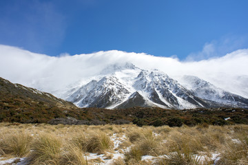 Fototapeta na wymiar Hiking the Hooker Valley track in Mount Cook,New Zealand.