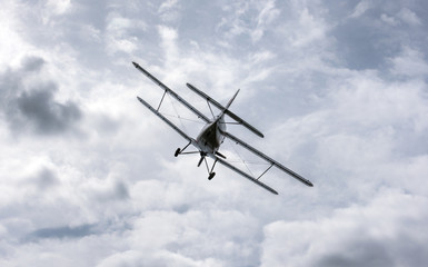 Fototapeta na wymiar Aerobatics on a screw plane