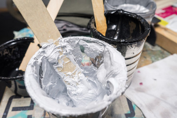 Cans of ink for screenprinting