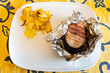 Salmón con patatas