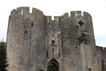 Entrée des remparts de la ville fortifiée de Aigues Mortes - Département du Gard - Région Occitanie - France