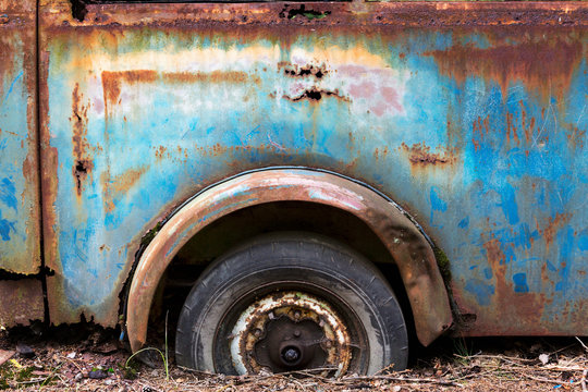Abandoned rusty car