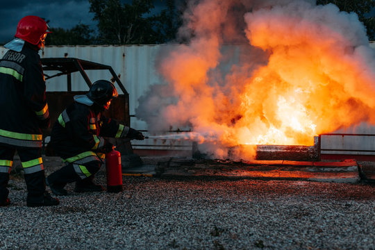 Fireman teacher learning how stop fire