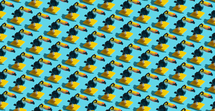 Playing Blocks Bird / Toucan