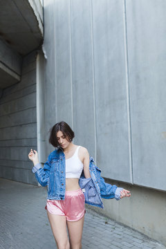 Woman in pink sporty look.