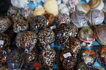 souveniers auf dem markt auf seychellen
