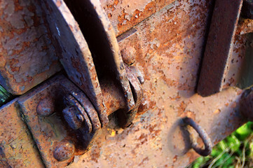 Rusty link mechanism