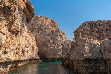 Eine Steilküste auf der Insel Rhodos