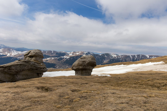 Bergplateau mit "Pilzskulptur"