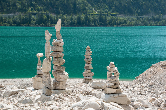 Steinmandl mir dem Achensee im R&uuml;cken
